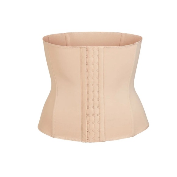 Skims Waist Trainer. Extra Strong Support💕 - Picture 2 of 8